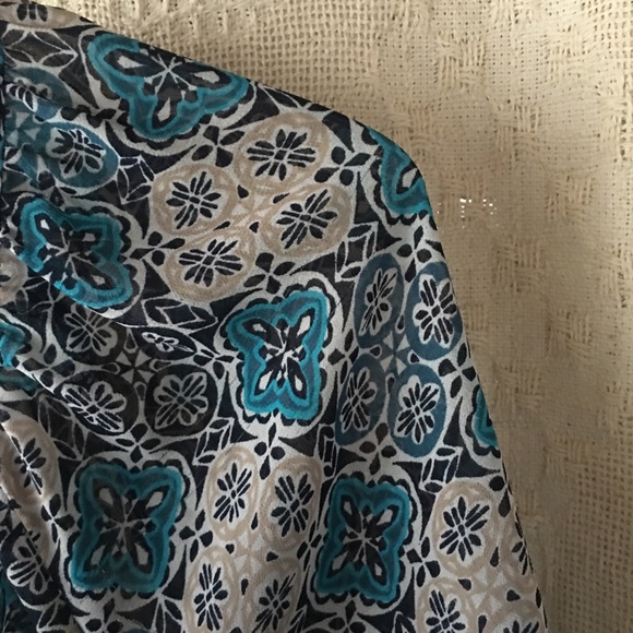 Nice Blue And White Croft&Barrow Blouse Sz Medium - Picture 4 of 8